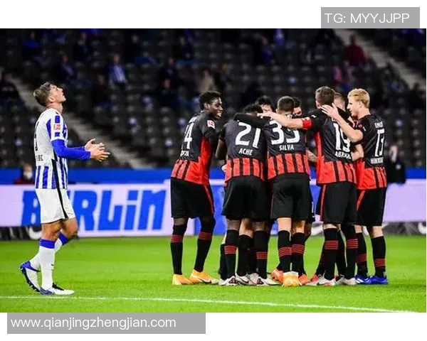 柏林赫塔凭借进球密集战胜弗赖堡,重返胜利之路 柏林赫塔凭借进球密集战胜弗赖堡,重返胜利之路